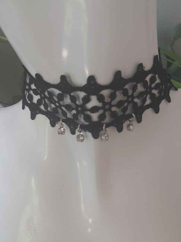 Vintage Lace Choker Necklace